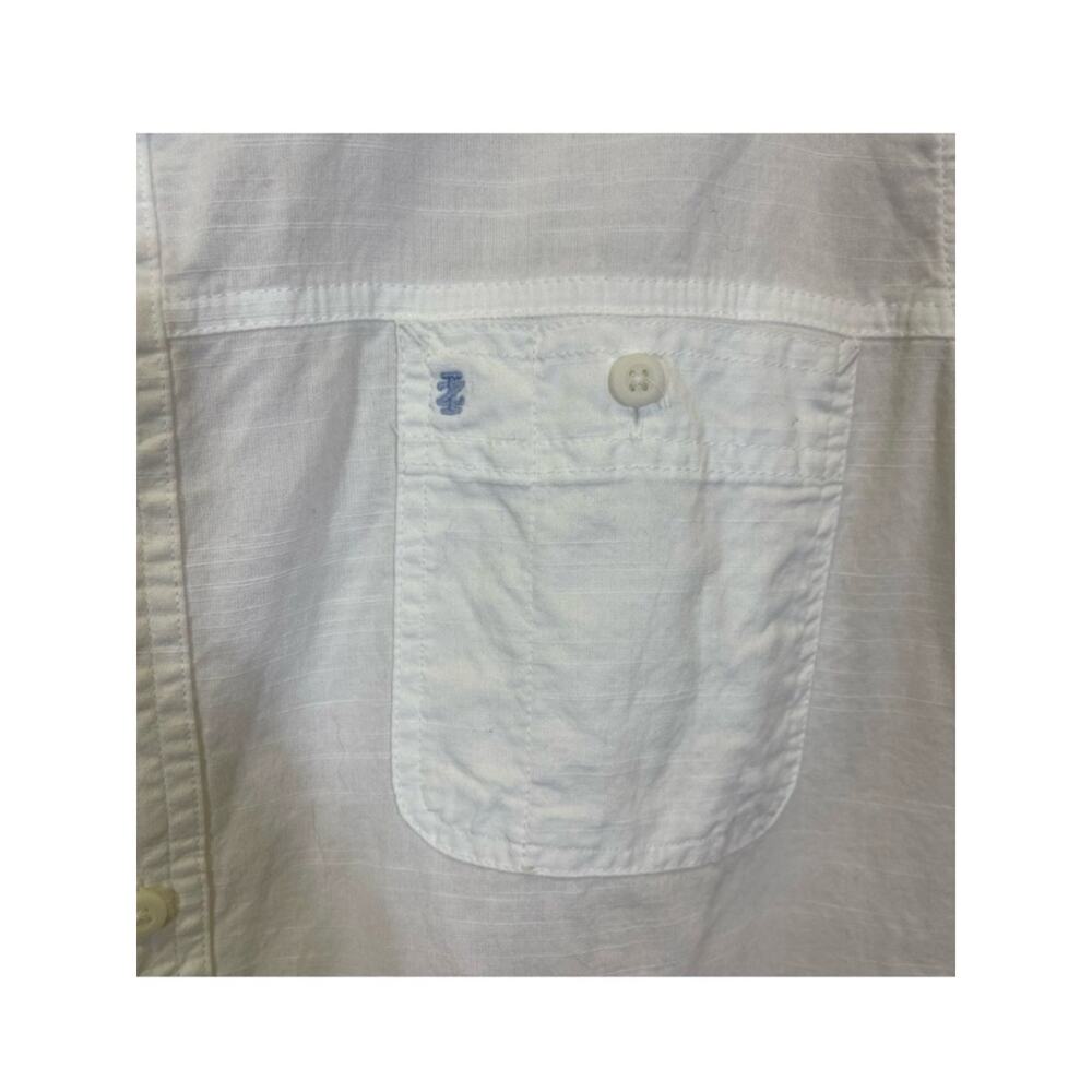 IZOD Saltwater, Relaxed Classics, White Short Sleeve Shirt. Size Large. - Picture 2 of 5